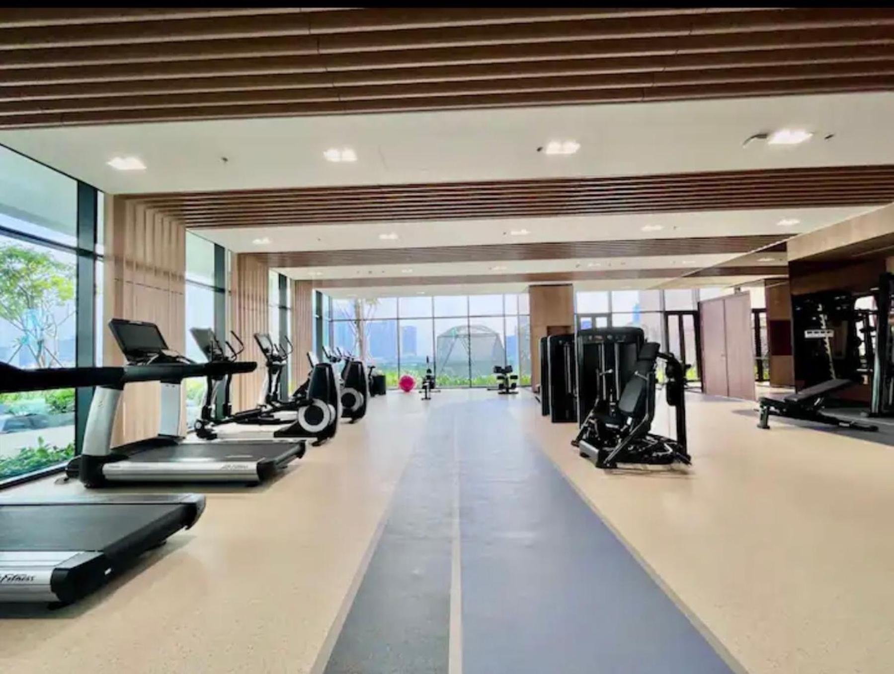 The Metropole -Complex "Opera, Crest, Galleria " -Free Pool-Gym-Sauna Room-Yoga Room Хошимин Екстериор снимка