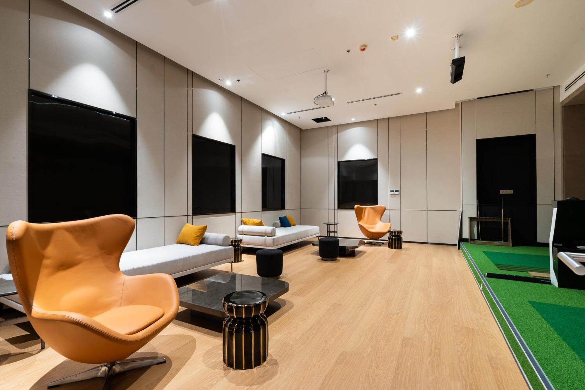 The Metropole -Complex "Opera, Crest, Galleria " -Free Pool-Gym-Sauna Room-Yoga Room Хошимин Екстериор снимка
