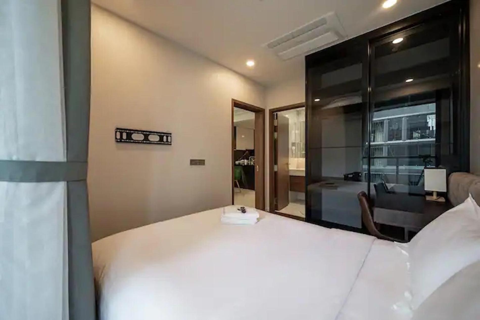 The Metropole -Complex "Opera, Crest, Galleria " -Free Pool-Gym-Sauna Room-Yoga Room Хошимин Екстериор снимка