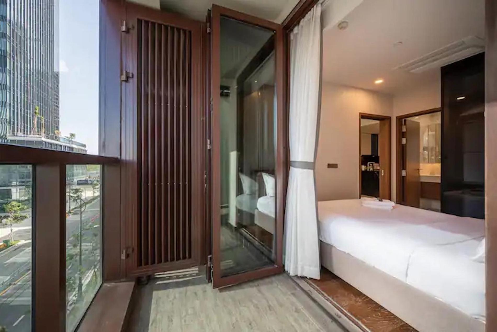 The Metropole -Complex "Opera, Crest, Galleria " -Free Pool-Gym-Sauna Room-Yoga Room Хошимин Екстериор снимка